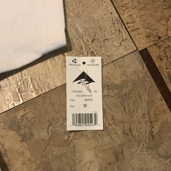 NWT Emerica Figgy focus tee - Picture 3 of 4